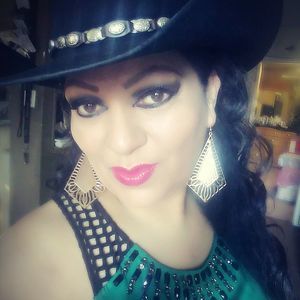 Meet your Posher, Mary luz